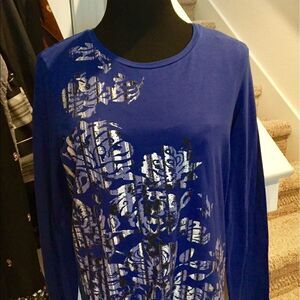 Beautiful long sleeve shirt by Jones New York
